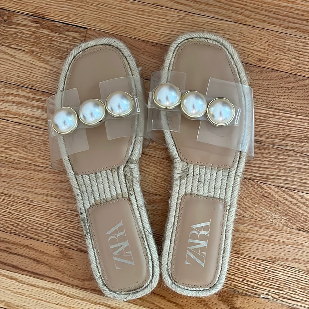 ZARA espadrille flat sandals with pearl detail Size 38 (US 7/7.5)